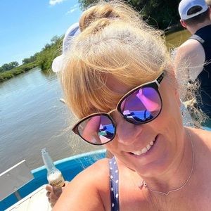 Meet your Posher, Kay lea